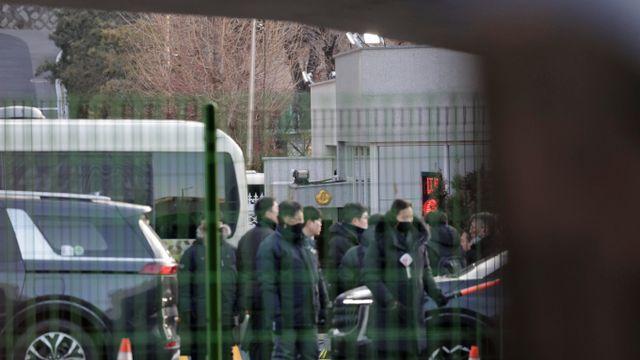 공수처, 대통령 관저서 5시간째 경호처와 대치 중