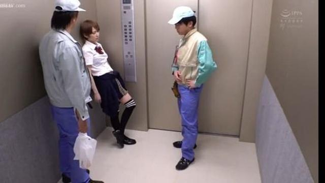 일본 여고생들은 노동자를 아랫것 취급하더라…