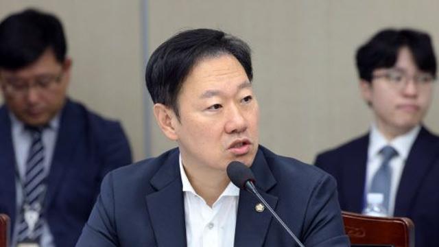 與, 尹 탄핵 사유 '내란죄' 철회에…
