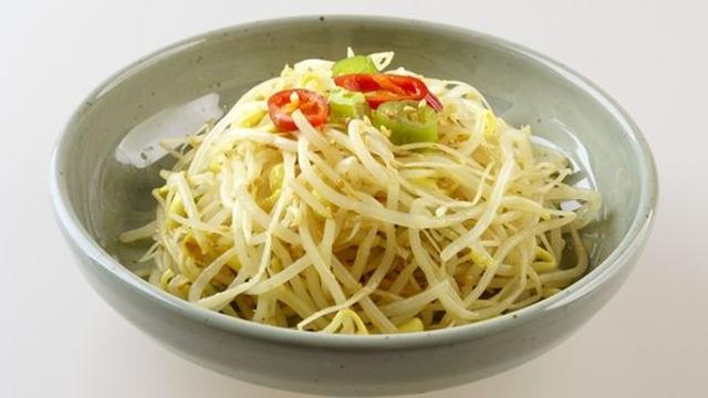 라면 먹을 때 건강 걱정된다면 '콩나물' 넣으면 된다