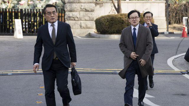 尹변호인단 