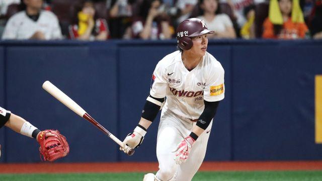 김혜성, 오타니와 하이파이브… 다저스와 3+2년 '최대 324억' 계약