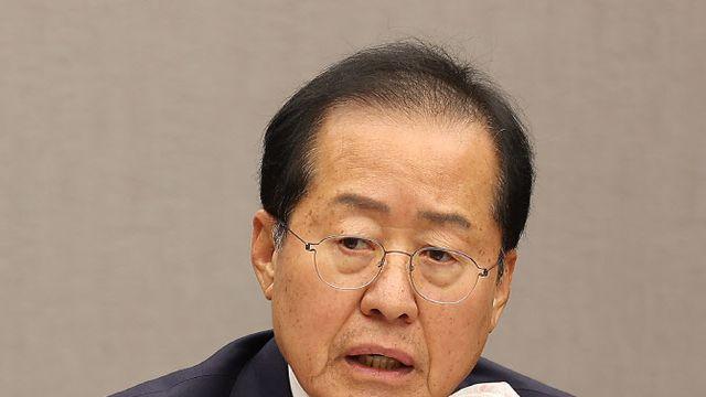 홍준표 “페이스북은 나의 정치 일기…글 모아서 출간”