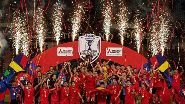 '김상식 매직' 초대박 우승 신화 쐈다!…베트남, 태국 3-2 누르고 정상 등극→동남아 패권 7년 만에 탈환 [AFF컵]