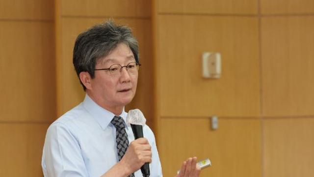 유승민, '대통령 내란죄 철회' 헌재 비판… 