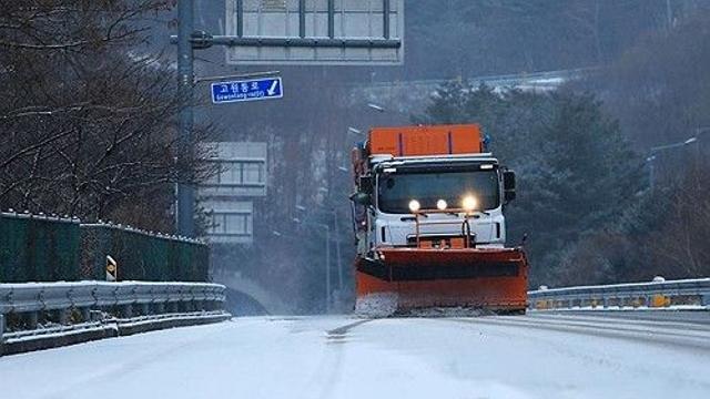 인제 7.5㎝ 눈 쌓여…강원 내륙·산지 오후까지 또다시 눈·비