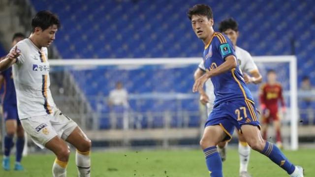 울산, '베테랑' 이청용과 2025시즌도 동행…재계약 체결