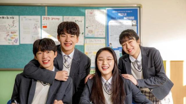 요즘 청소년들이 불행하다고 느끼는 이유.jpg