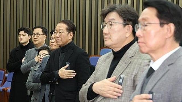 與, 野 '尹탄핵사유 내란죄 철회'에 