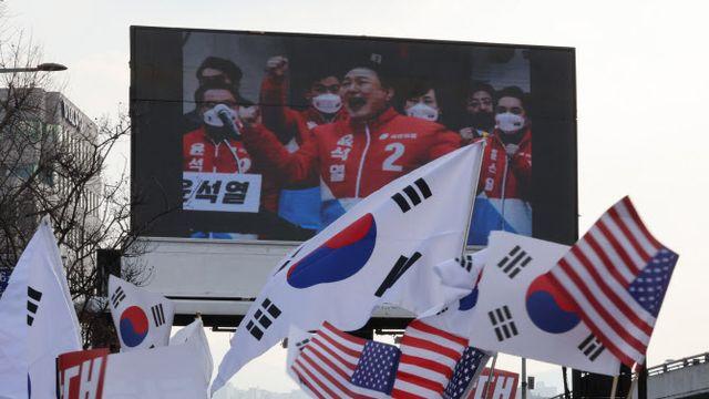 “윤석열 지키겠다는 추태 그만 부려야”...노인단체, 시국 선언