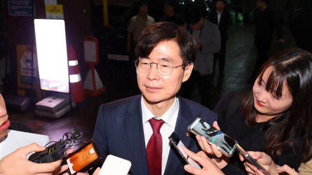 與 조경태 “대통령 지키는 국회의원은 자격 없어”