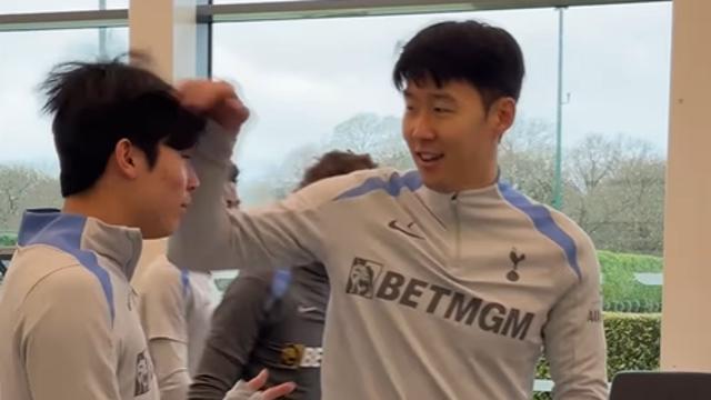 '흥민 선수? 흥민이 형이지!' 손흥민+양민혁, 토트넘 1군 훈련 브로맨스 알렸다