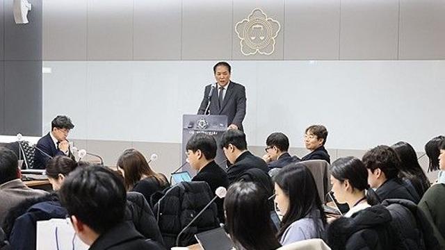 국회측, '내란죄 제외' 논란에 