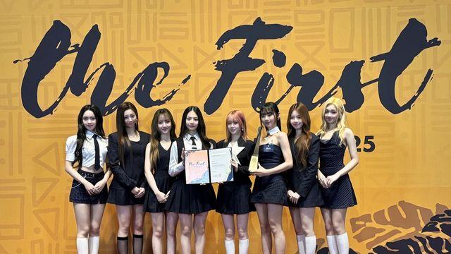 2024 빛낸 대표 아이돌 유니스, 2025년도 잘 부탁해