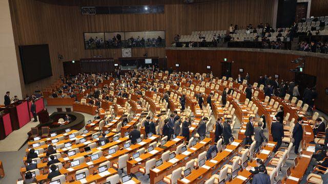 내란특검법, 이탈표 2표 부족해 폐기…쟁점법안 모두 '부결'