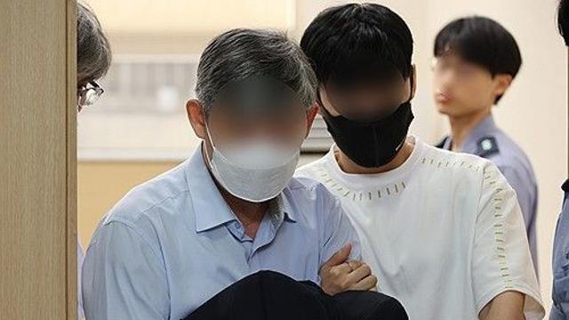 '승진청탁 대가 금품수수' 전직 치안감 징역 1년 2개월