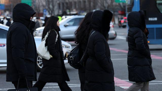 [오늘 날씨] 서울 '영하 12도' 추위… 전국 곳곳 눈·비