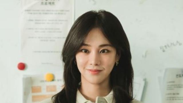 한지은, 비밀 간직한 기간제 교사 부임…'힘숨찐' 황민현 스승 된다 (스터디그룹)