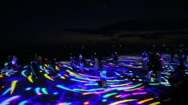 [속초시] 속초해수욕장 대규모 미디어아트 ‘빛의 바다, Sokcho(속초)’ 오픈