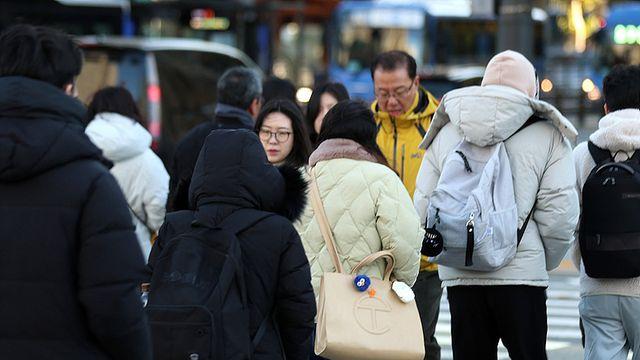<주말 날씨> 소폭 상승에도 ‘냉동고 추위’ 계속…일부 지역 눈·비