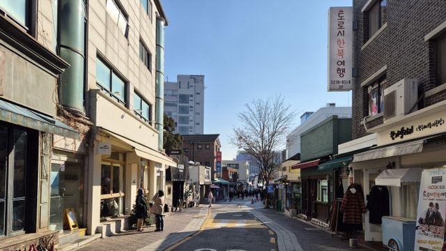 큰 소음·교통 체증…‘주말 집회 장기화’에 시민 불편 가중