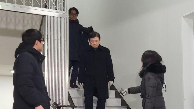 前경호처장·본부장, 경찰 조사후 귀가…실권 쥔 차장은 불응
