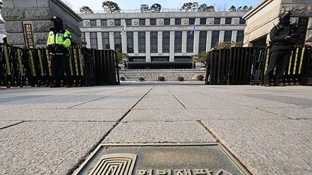 尹, 14일 헌재 첫 변론 불출석하기로…