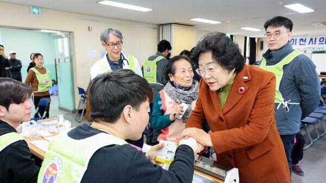 이천시의사회, 의료취약지역 주민들 대상 의료봉사