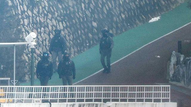 13일 한남동 관저서 중무장한 경호처 요원들 포착 (사진 3장)