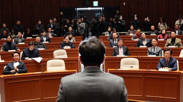 국힘, ‘내란 특검법’ 자체안 발의 여부 14일 발표하기로