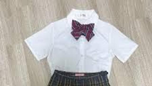 아내가 교복을 입자 남편의 반응.