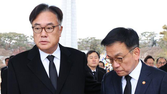 정진석 “尹, 자기 방어권 보장해 달라...제3의 장소·방문조사 검토 가능”