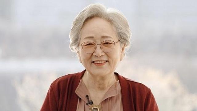 현재 활동중인 여자 방송인 중에 최고령