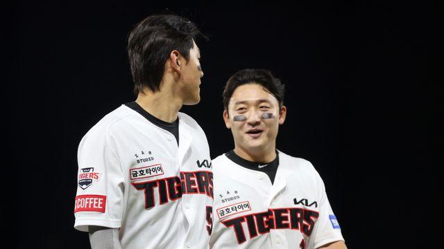 '27타수 11안타' 김도영보다 낫다던 윤도현과 서건창의 1+1년 계약 [IS 포커스]