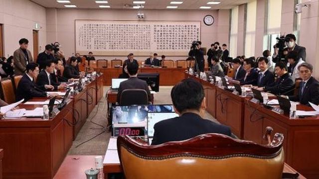 두 번째 ‘내란 특검법’ 법사위 통과…국힘 반발 퇴장