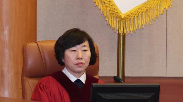 헌재, 정계선 재판관 기피신청 기각...경찰 尹체포 내일 새벽 유력