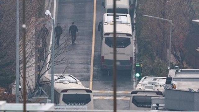 경찰·공수처·경호처 3자 회동…