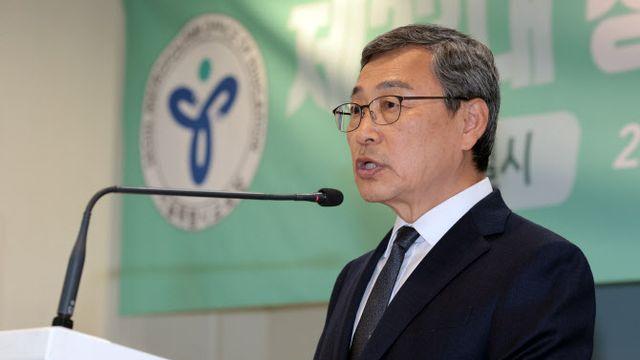 정근식 서울교육감 “고교무상교육 정부 부담 연장해야”
