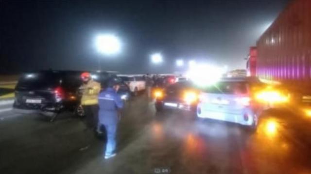 경기도 '블랙아이스'에 130여대 추돌…출근길 '대혼란'