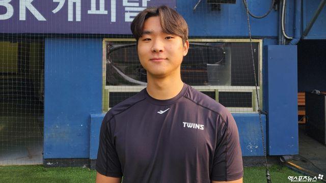 최원태의 '20번' 달았다…LG가 기대하는 고속 사이드암, '트레이드 복덩이'로 떠오를까