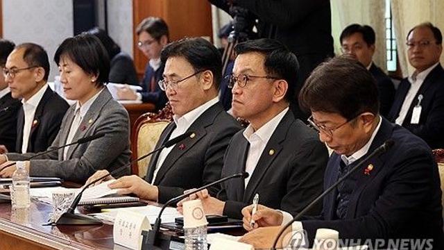 崔대행, '고교무상교육 국비지원 연장' 거부권…