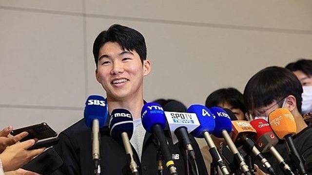 친절한 오타니…먼저 김혜성에게 