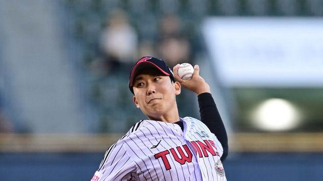 선발 안착 LG 손주영, 지난해 포기한 시즌 10승 넘어 토종 에이스 도전