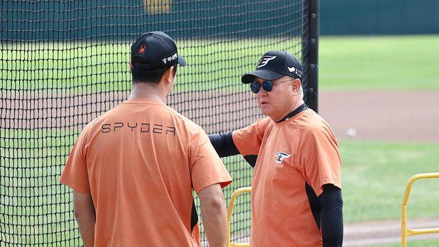 '가을야구 도전' 한화, 김민호·정현석 1군 타격코치 맡는다…2025시즌 코칭스태프 보직 확정 [공식발표]