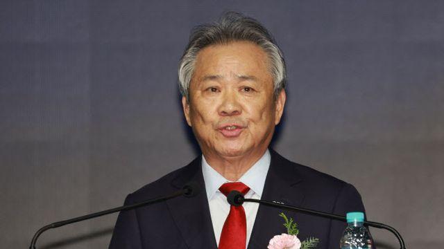 ‘3선 실패’ 이기흥, IOC 위원 사의 표명... 체육회장 조기 사퇴도 고민
