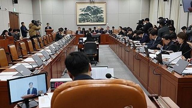 '尹방어권' 논란 인권위원 