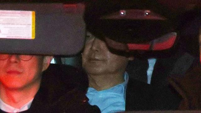 민주당, 구치소에 갇힌 윤 대통령 찾아가 ‘감방 청문회’ 여는 방안 검토