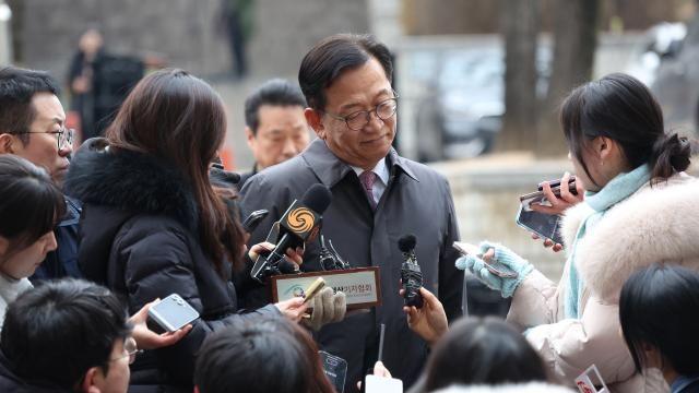 尹 접견한 석동현 