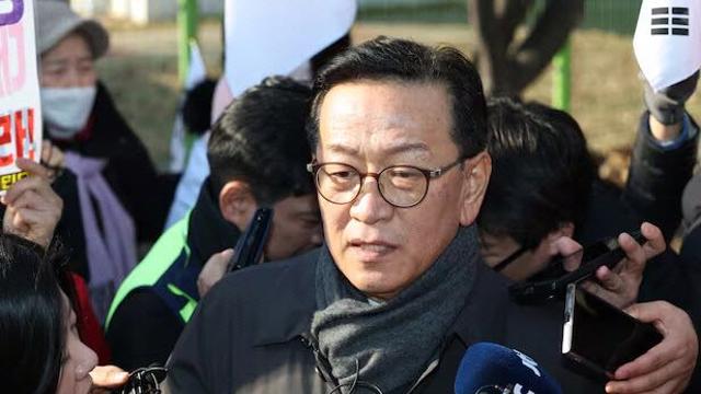 구치소서 변호인 접견한 尹 