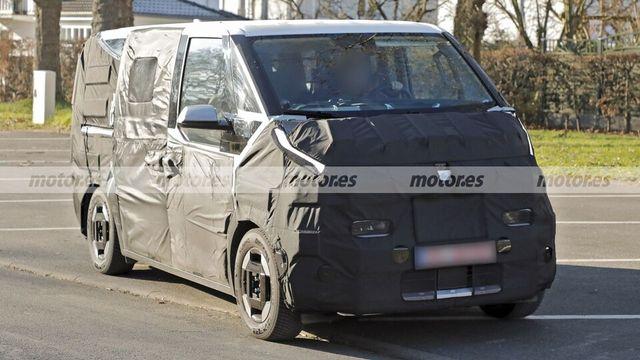 생각보다 2열도 편해 보이네? 기아 'PV5 패신저' 5인승 테스트카 포착